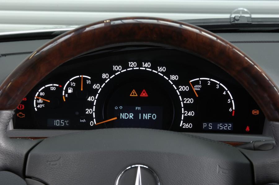  Mercedes-Benz S-Class 2000 года  (фото 14 из 42)